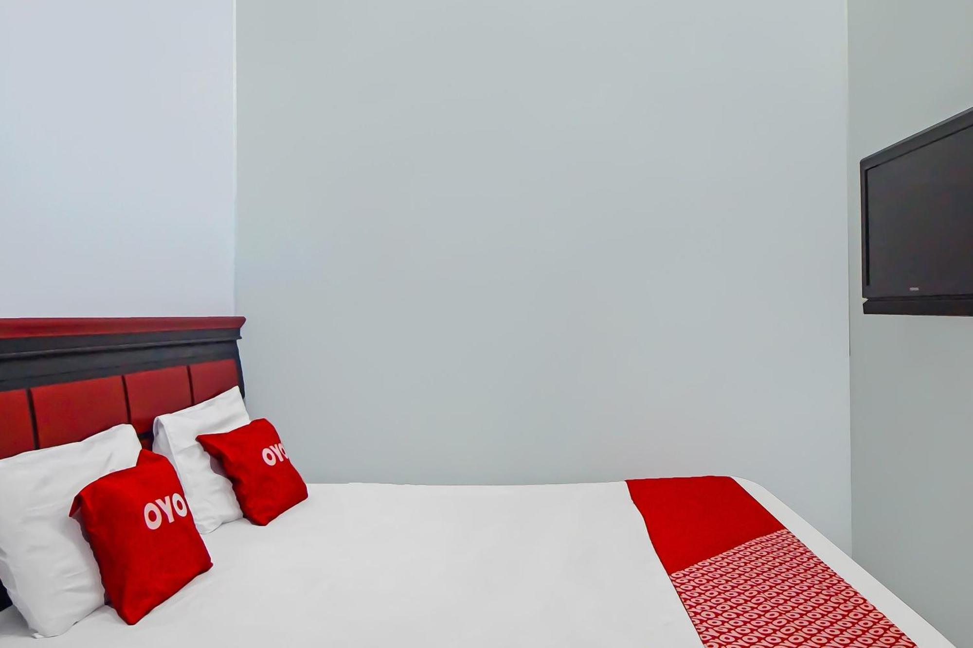 Oyo 92384 Vip Hotel