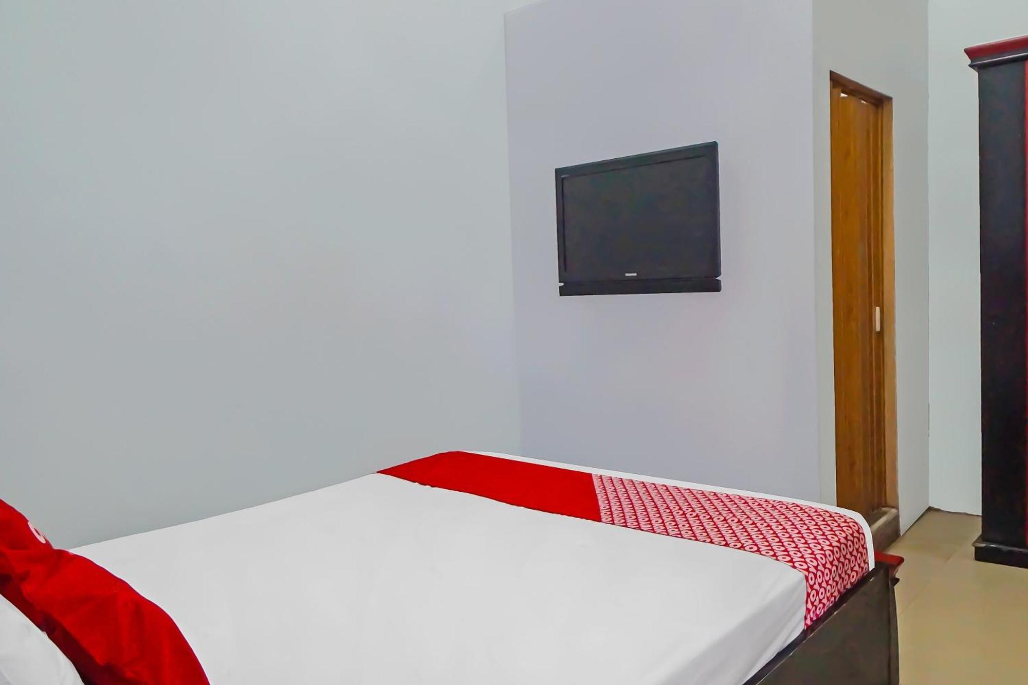 Oyo 92384 Vip Hotel Medan